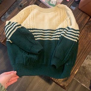 Green and cream sweater (short)